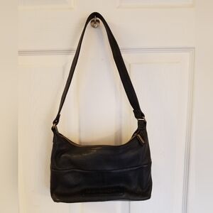 Vintage Fossil Pebbled Leather Shoulder Bag Black Zip  Closure Leather Strap